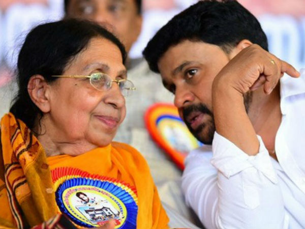 ദിലീപ് ആവശ്യപ്പെട്ടു