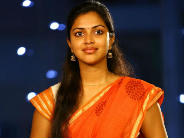 അമല പോള്