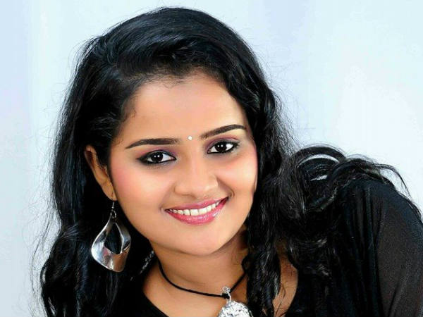 ആല്ബത്തിലേക്ക് കൊണ്ടുവന്നത്