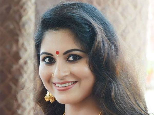സിനിമയിലേക്ക്