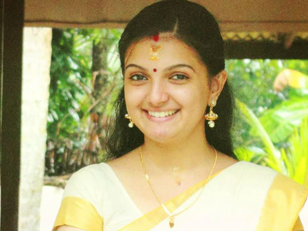 യാരടി നീ മോഹിനി