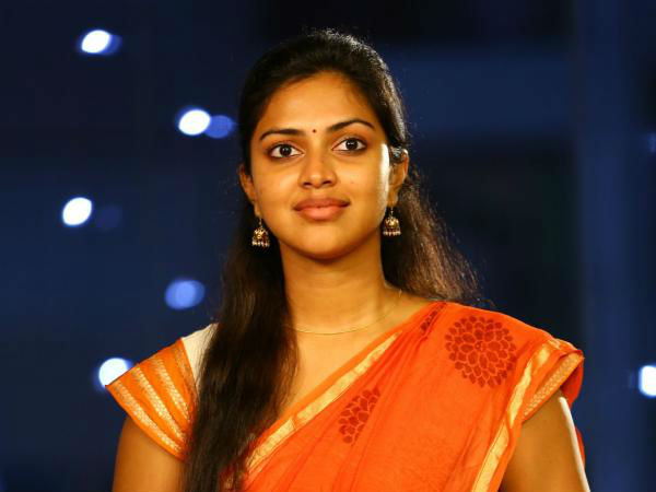 അമല പോള്