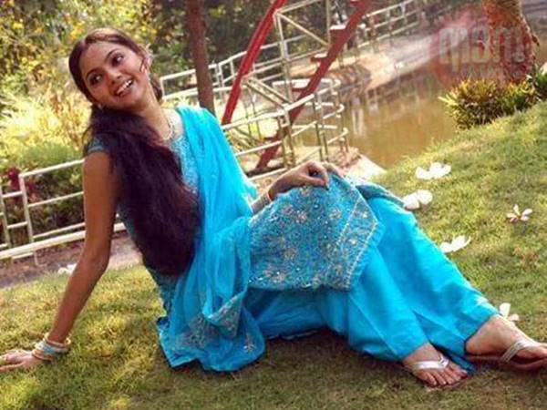 അഭിനയരംഗത്തേക്ക്