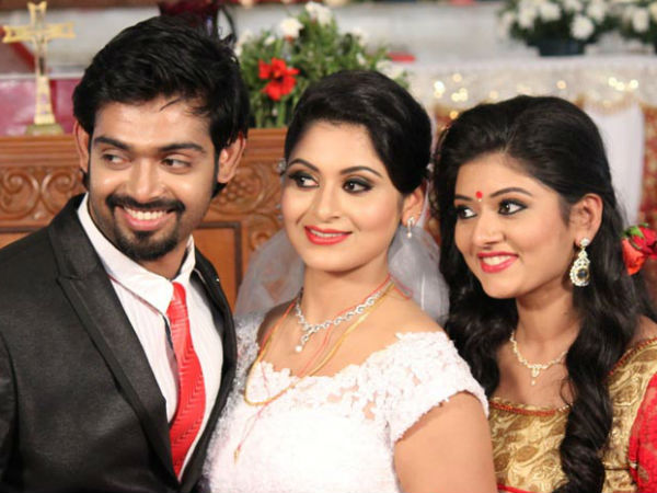 സഹോദരിയ്ക്കൊപ്പം
