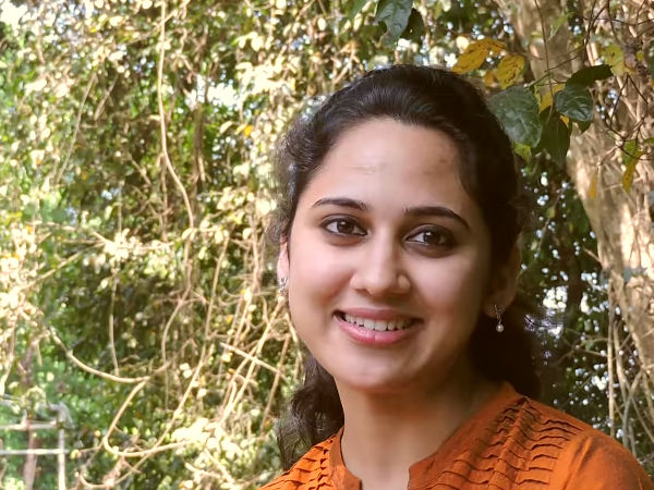 മിയയുമുണ്ട്