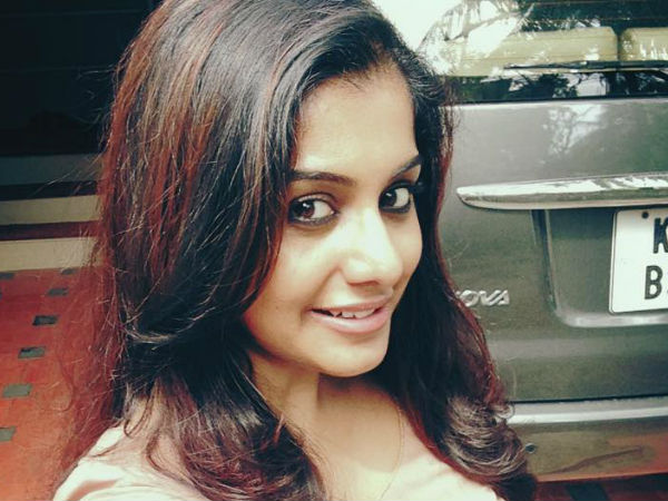 മീരയുടെ നിബന്ധനകള്