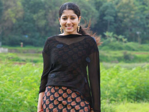 അമ്മ കൂടെ ഉണ്ടാകും