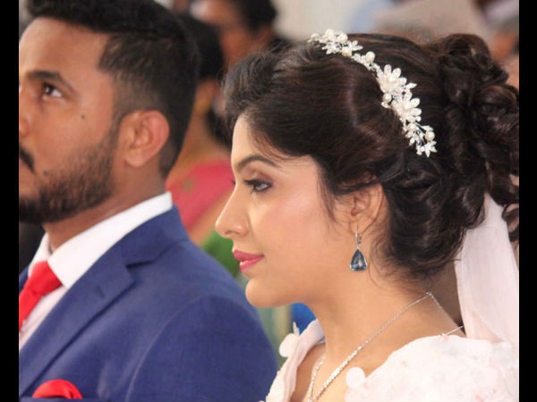 സിംപിള് വധു