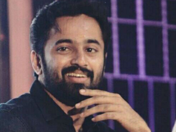 എന്റെ പേരിലെ വ്യാജ എക്കൗണ്ടുകള്