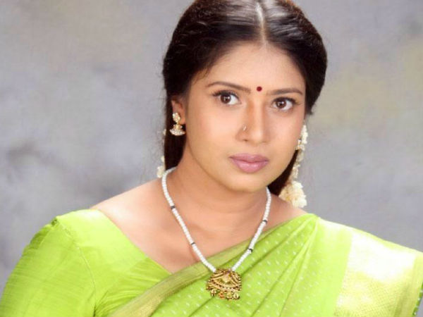 കാവ്യ സുരേഷ്