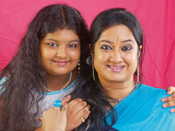 മകള്ക്കൊപ്പം