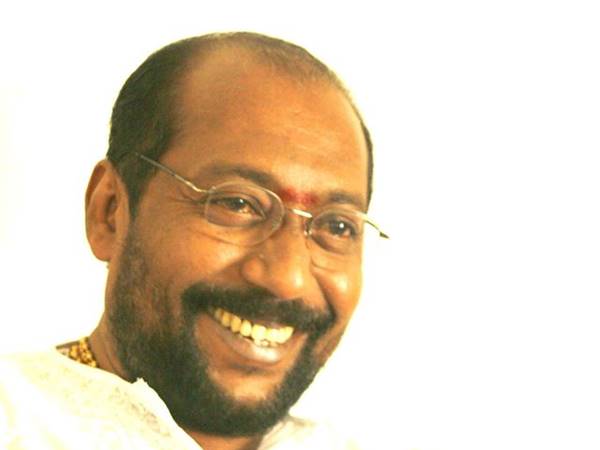 അക്കരെ നിന്നൊരു കൊട്ടാരം