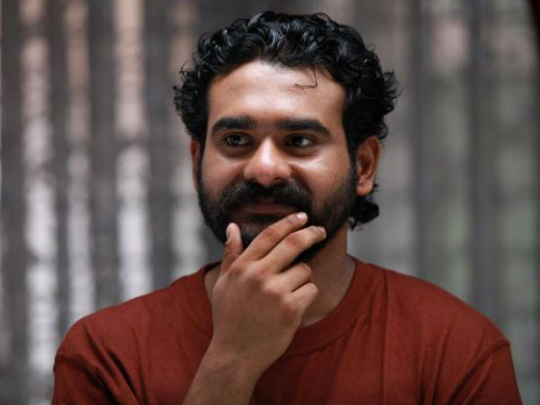 വിശ്രമത്തിലാണ്