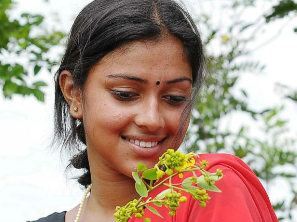 മുഴുനീള ടൈറ്റില് റോള്