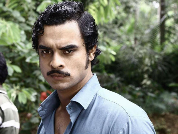 മികച്ച സഹനടന് ടൊവിനോ തോമസ്