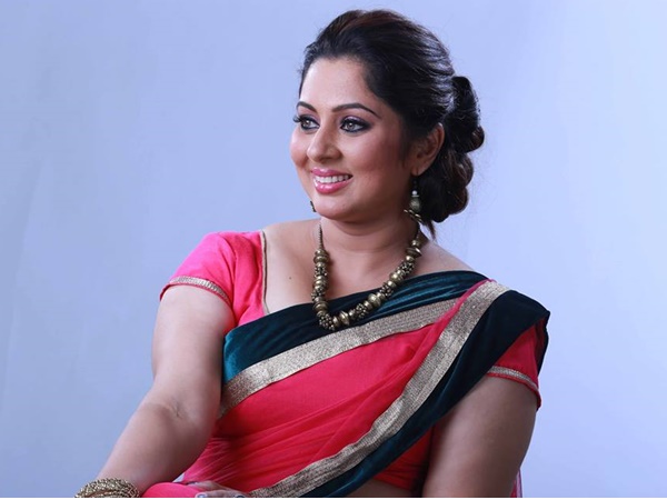 പൊട്ടിക്കരഞ്ഞു എന്റെ മുമ്പില്