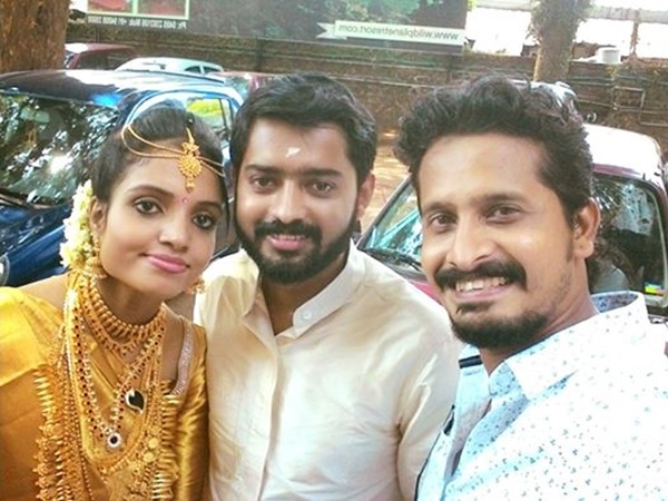 വിവാഹ ഫോട്ടോ കാണൂ...