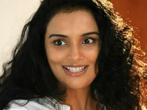 പണത്തില് കണ്ണ്