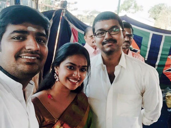 തമിഴില് തിരക്കില്