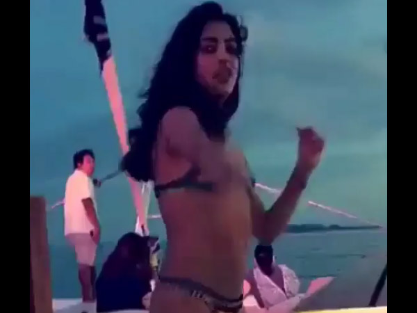 ബിക്കിനി ചിത്രങ്ങള്