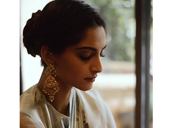 sonam-kapoor sonam-kapoor
