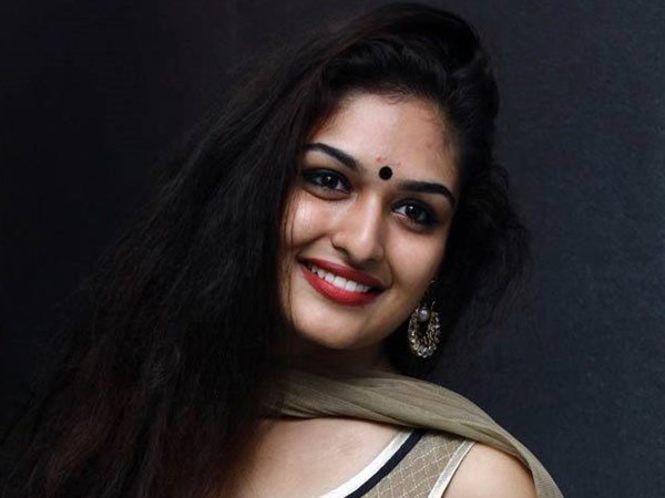 രണ്ട് ചിത്രങ്ങള് കഥാപാത്രങ്ങള്