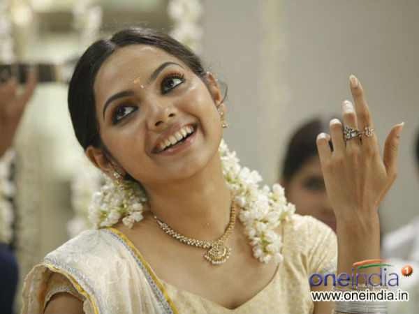 സംവൃത സുനില്