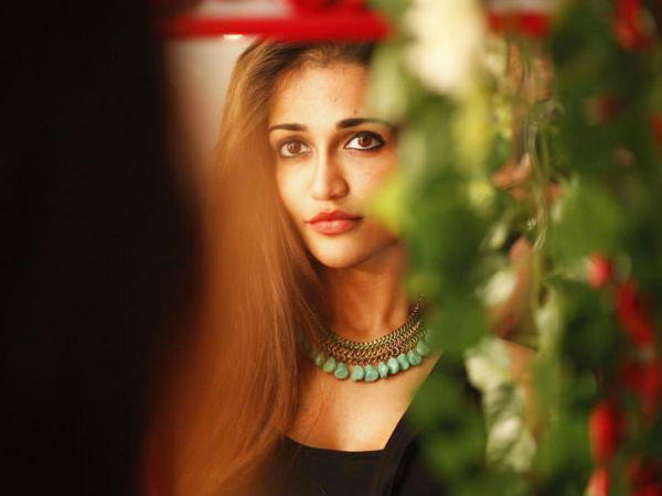 കീ യില് മാധ്യമപ്രവര്ത്തക