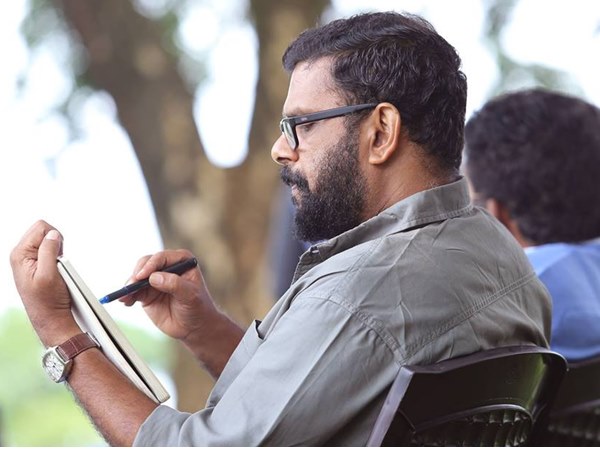 സ്വര്ണ കടുവയിലൂടെ