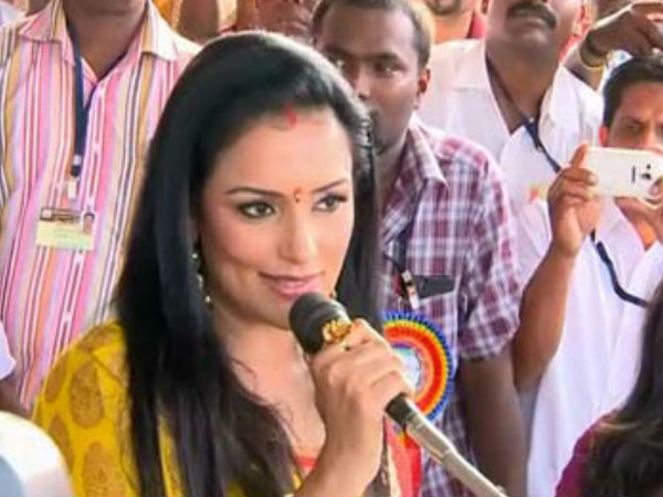 എന്നെ ക്ഷണിച്ചത്