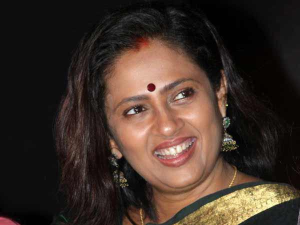 പരിഹാരം ലഭിക്കും എന്ന പ്രതീക്ഷയോടെ ആളുകള്