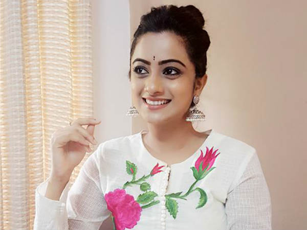 നമിത പ്രമോദ്