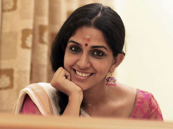 അപര്ണ നായര്