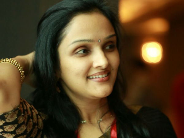 14 വര്ഷത്തിനു ശേഷം ക്യാമറയ്ക്കു മുന്നില്