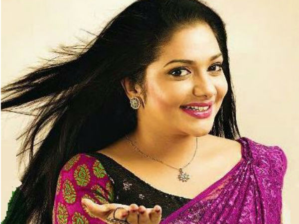 ഒരാള് ചേച്ചിയെ പോലെ ഒരാള് ചേട്ടനെ പോലെയും