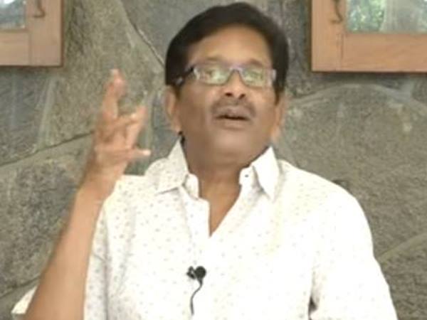 നാഗവല്ലിയായി മാറുമ്പോള് കട്ടില് താനോ പൊക്കാനാവും