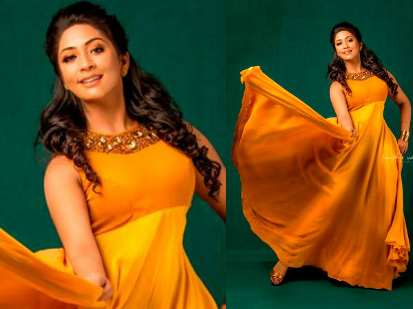 തമിഴിലേക്ക്