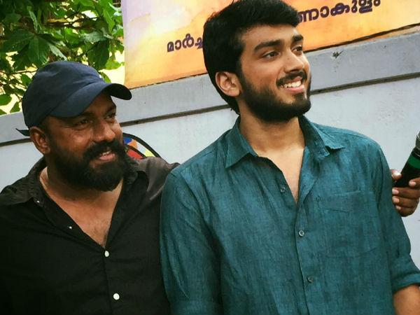 പൂമരത്തിന് വേണ്ടി കാത്തിരിയ്ക്കുന്നു
