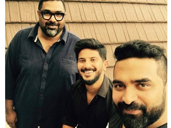 ക്യാമറയ്ക്ക് പിന്നില്