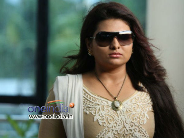 മാനുഷിക പരിഗണന നല്കണം