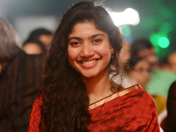 അഭിനിച്ചുകൊണ്ടിരിയ്ക്കുന്നത്