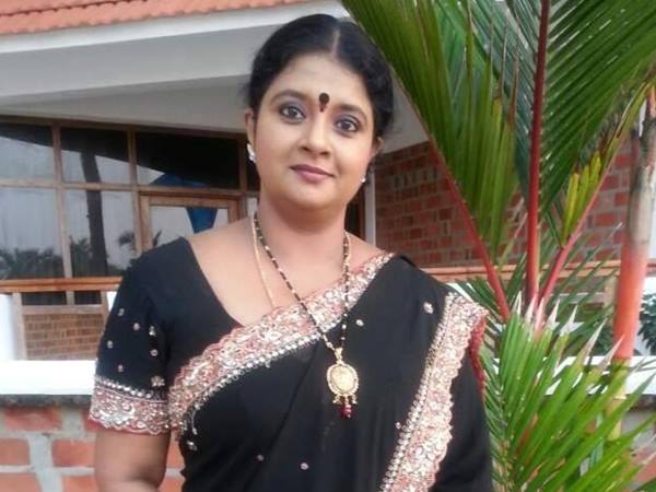 അഞ്ജലി മേനോന് സീനിയറായി മത്സരിച്ചത്