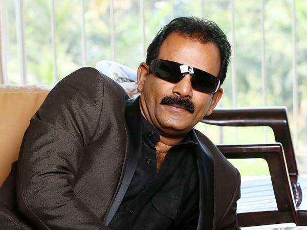 ക്ഷമ ചോദിക്കുന്നു