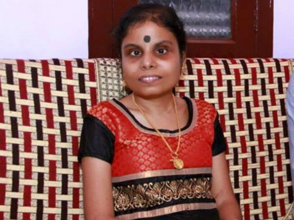 കാഴ്ചയുടെ ചികിത്സ നടക്കുന്നു