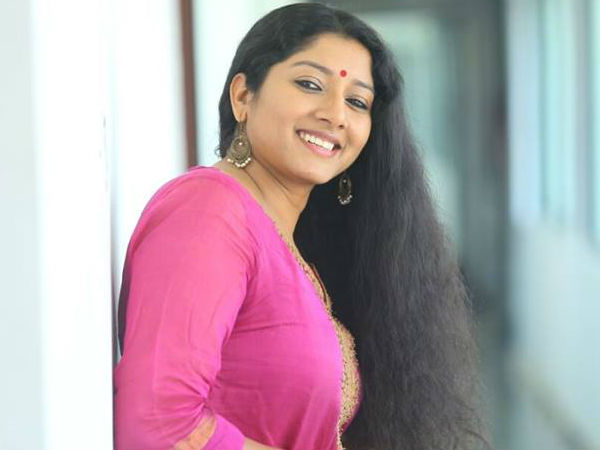 എനിക്കിഷ്ട വേഷങ്ങള്