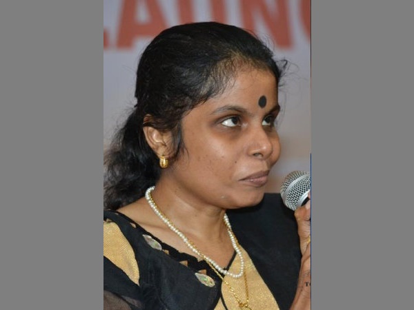 സെല്ലുലോയ്ഡിലൂടെ സിനിമയിലേക്ക്