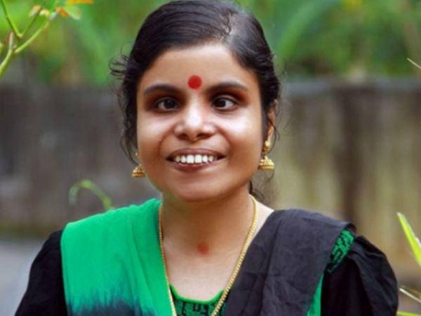 പിന്തുണയുമായി ആരാധകര്