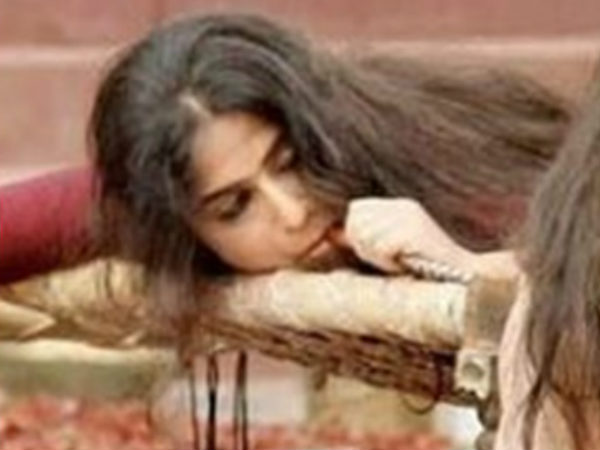 രാജ്കാഹിനിയില് നിന്നും ഉള്ക്കൊണ്ട്