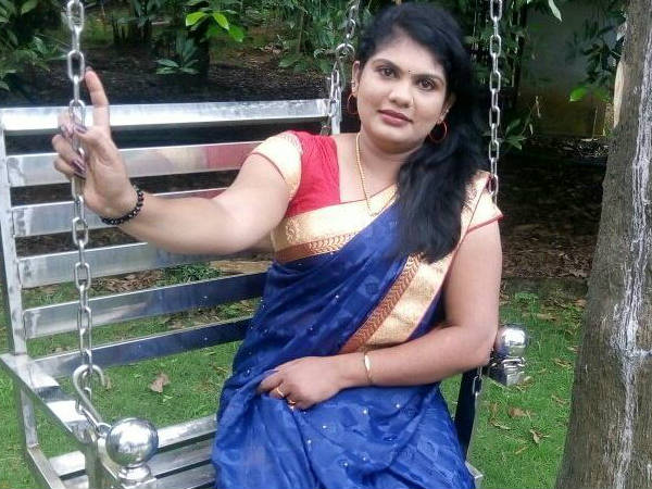 നടിക്ക് ഇരിക്കപ്പൊറുതിയില്ല