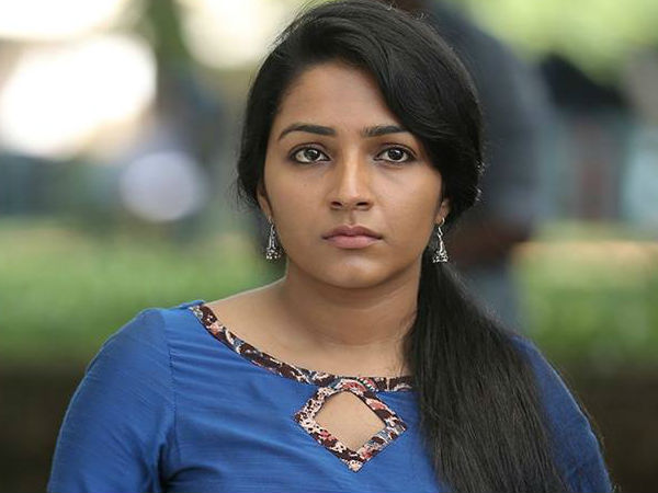 മികച്ച നടി രജിഷ വിജയന്